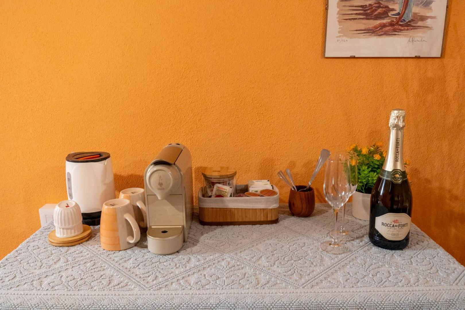 S'Apposentu - Un'Angolo Di Paradiso Con La Vista Sul Castello Bosa Room photo